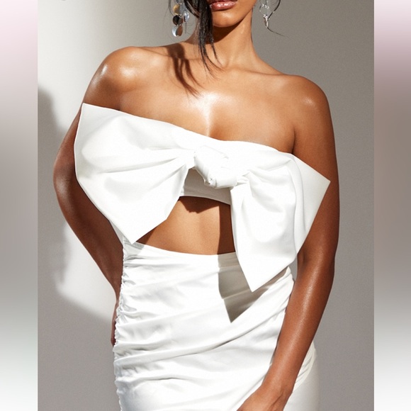 Statement Bow Dress 🤍🤍🤍 - Picture 2 of 8